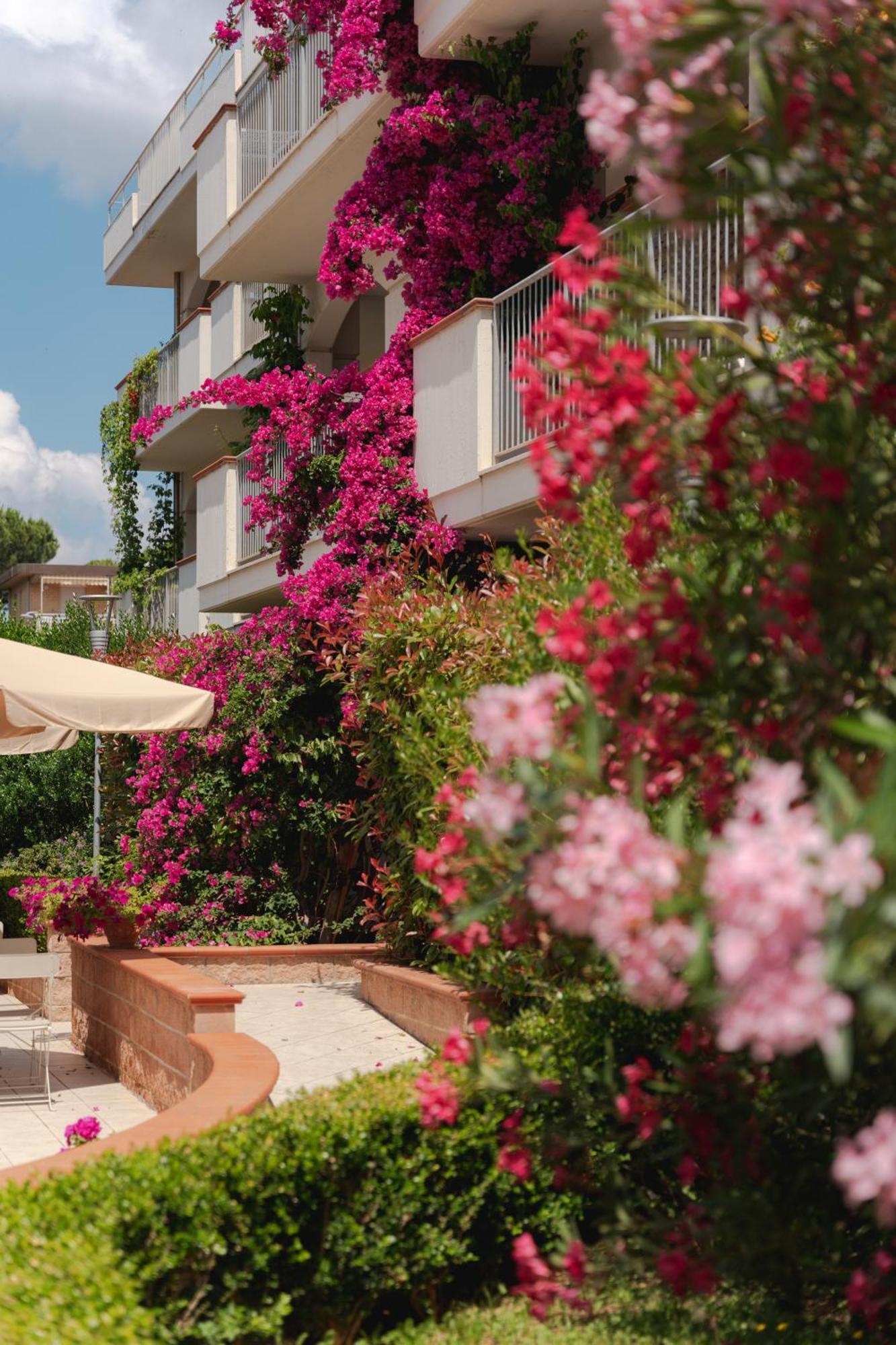 Hotel I Cinque Pini Follonica Exterior foto